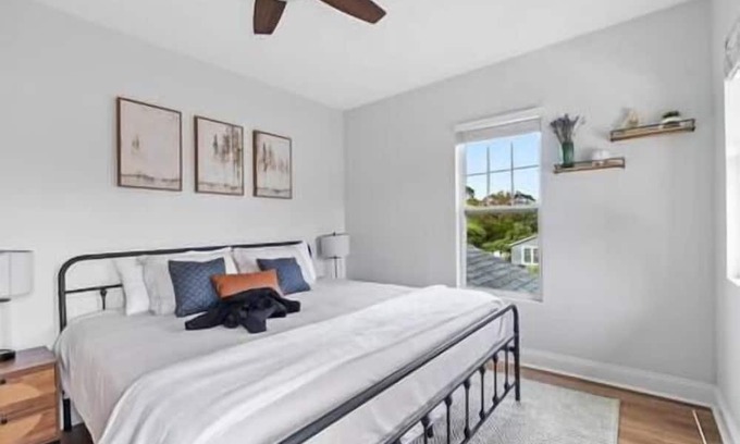 Riverside Heights Casa | Spacious Modern Farmhouse w/ Private Patio & BBQ!