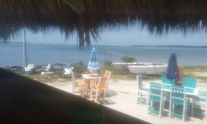 Ozona Casa | Salty Lime of Ozona Enjoy sun, sand and margaritas! We love doggies!