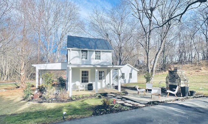 Hamilton Casa | Historic gem in the heart of downtown Hamilton! Trees and a private stream
