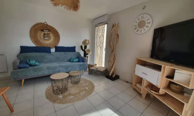 Carcans Plage Casa | Holiday Home 'Maison Carcans À 100m De La Plage' with Private Terrace, Private Garden and Wi-Fi