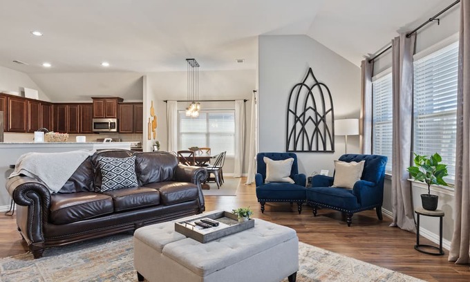 Tarrant County Casa | Quiet and cozy home, perfect for families and dogs. Close to Dallas and Ft Worth