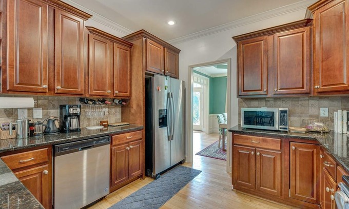 Stockbridge Casa | Serene Rural Setting with Creekside Deck - 30 minutes from Airport