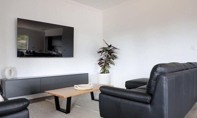 Monash Casa | The River Shack is located on the banks of the Stunning River Murray.