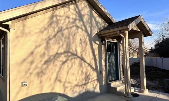 American Fork Apartamento | Quiet guesthouse: work, family care or students