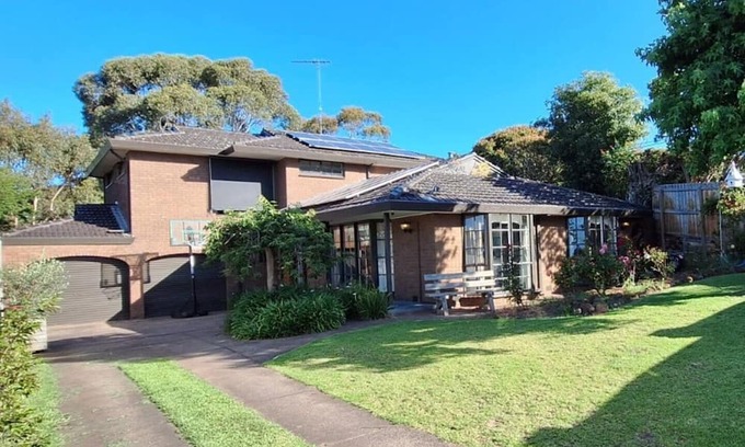 Highton Casa | 4BD House - Available late March to early July Only 6 km to Geelong City Centre