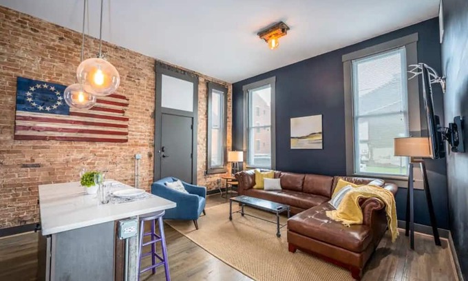 Over-the-Rhine Apartamento | Luxury OTR Condo CLEAN, CABLE, WIFI, LOCATION!