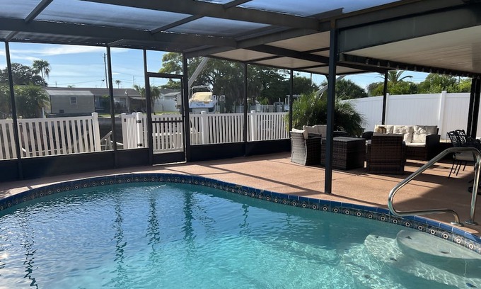 Hudson Beach Estates Casa | Backyard Retreat, located on saltwater canal- minutes from beach, restaurants...