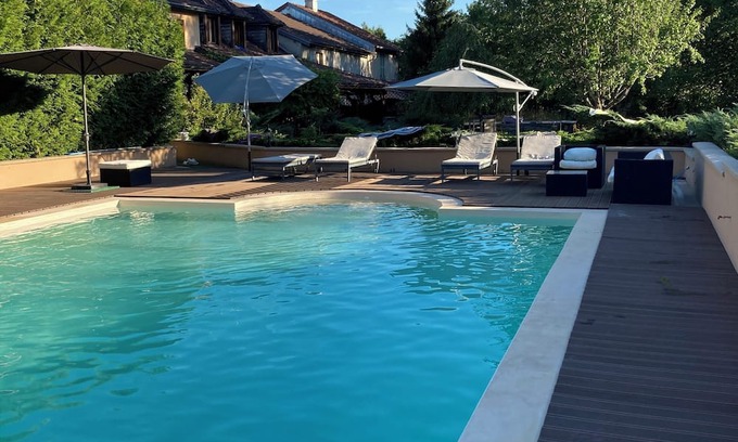 Charcier Cama Y Desayuno | Maison de Campagne Avec Grande Terrasse & Piscine Pour Passer un bon Week-end