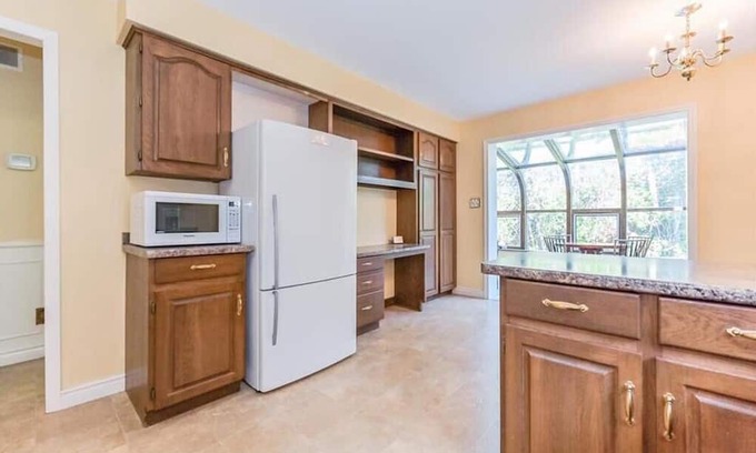 Elora Casa | Large river front home minutes from downtown Elora!