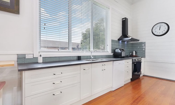 Allansford Casa | The "Old Guide Hall" - PET FRIENDLY