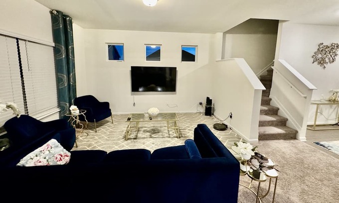 Mount Holly Casa | Home Away From Home 20 Minutes from Uptown Charlotte-Private Room, Shared Spaces