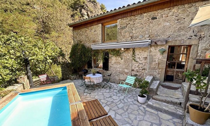 Saint-Fortunat-sur-Eyrieux Casa | The house near the river