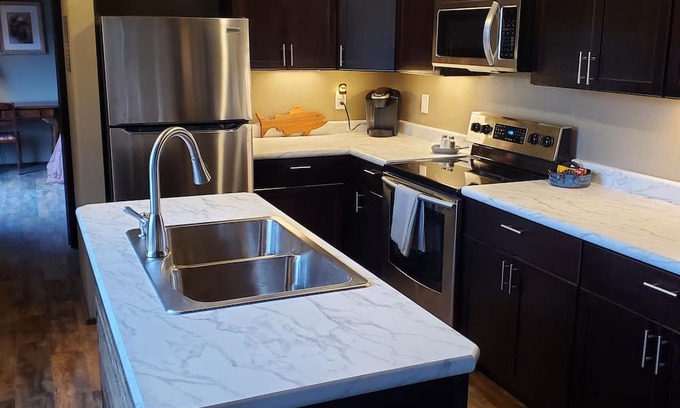 Douglas City Cabina | Private mountain cabin with easy access to the Scenic and Wild Trinity River.