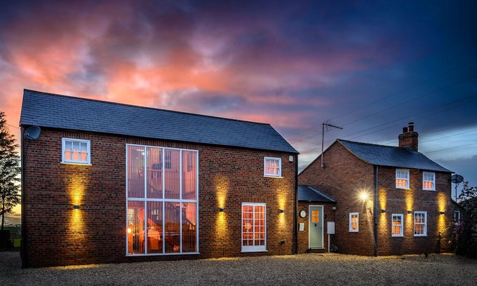 Spalding Casa | French themed 2-Bed Cottage on the Norfolk Wash