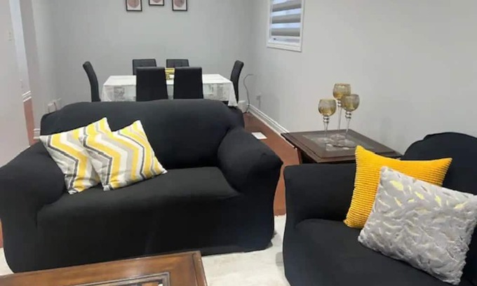 Malton Casa | 4-6 km, from Toronto Pearson Airport .3 Private Bed Rooms+ Hall Sleep 2 to 8 .