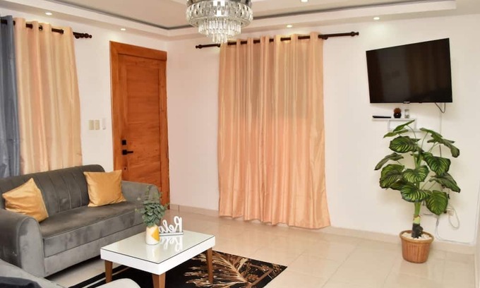 Bonao Apartamento | Beautiful Spacious 3 Br. Apt. Great Location