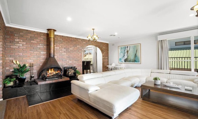 Clifton Springs Casa | Azure Majesty Cliftons Grand Waterfront Haven
