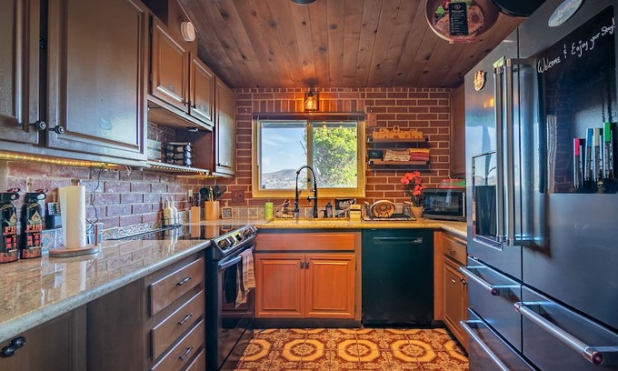 Lemon Grove Casa | Mountain Majesty: Your Serene Escape Awaits!