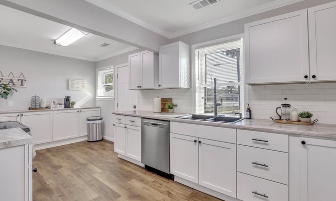 Port Wentworth Casa | 6 mi. to DT Savannah - River Street - Forsyth Park