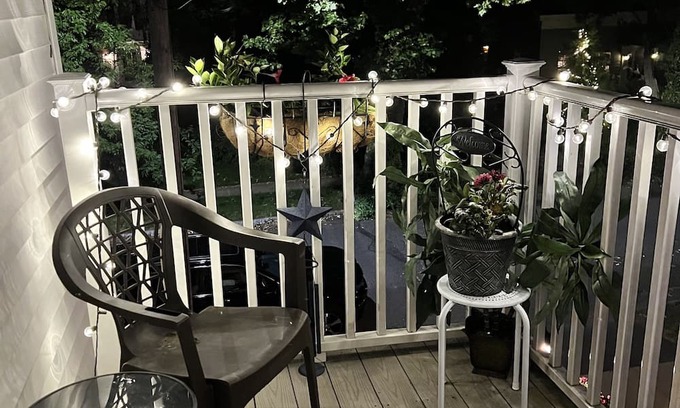 Wallingford Center Apartamento | New England Charm is all around this Victorian Home. Choate Parents’ welcome!