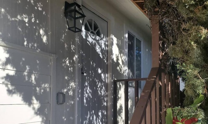 San Leandro Casa | Star Hillside Haven, 1 bdr, Living Rm, Wifi, King Bed