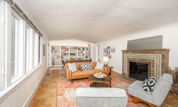 Roselawn Finance Casa | Enchanting 4BR Oasis by Nature Preserve - Minutes from Everything!