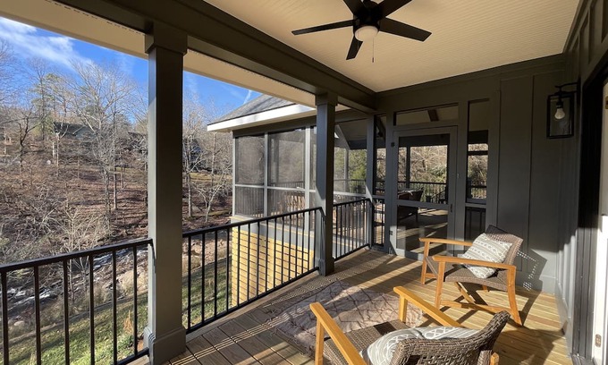 Stephens Casa | Private wooded setting overlooking a beautiful stream, 10 miles from downtown