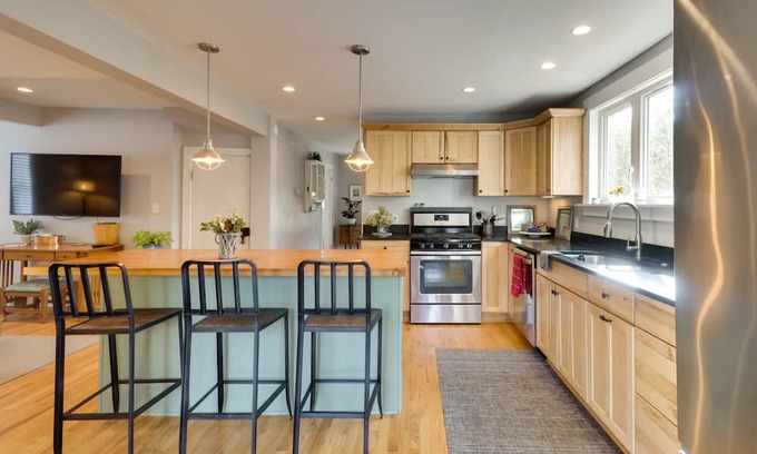 Charlottesville Casa | Hidden Charlottesville Home: 4 Mi to Downtown!