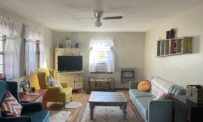 Marble Falls Otro | Tin Horn Farm secluded on 30 acres near Buffalo National River and Jasper, AR