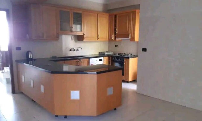 Duhur ash Shuwayr Apartamento | Stunning 4-Bed Apartment in Ain Saadeh