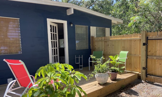 Park East Casa | Close to Downtown Sarasota, Armand Circle and Lido Beach