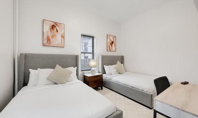Bay Ridge Casa | City Escape: Charming Gem in Brooklyn's Vibrant Locale