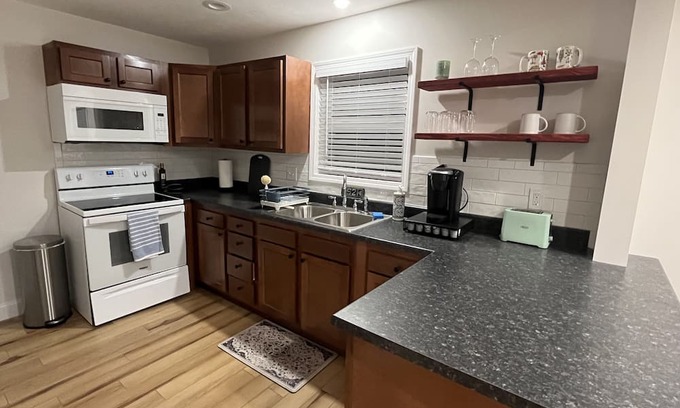 Parkersburg Casa | Cozy 2 Bedroom Home Near Hospitals and Interstate