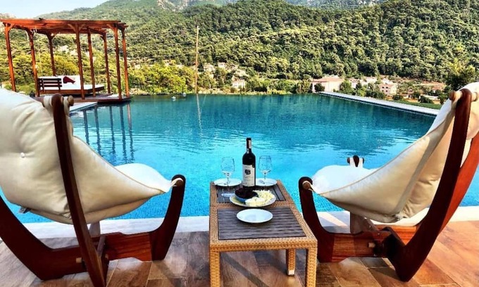 Avlana Casa | Greenery Home with Shared Pool in Marmaris
