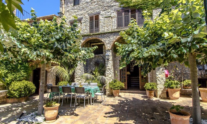 Santa Oliva Villa | Regal Retreat with extra large pool near Sitges