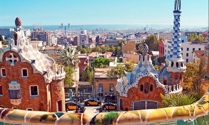 La Salut Casa | Encantadora Residencia Junto a Park Güell: ¡Tu Hogar en Barcelona te Espera!