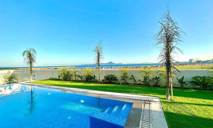 Amilcar Villa | Omnya Carthage Frontsea Luxury Villa
