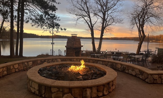 Balsam Lake Casa | Balsam Lake Retreat, Cozy 2 bedroom 2 bathroom townhome located .5 mi from town!