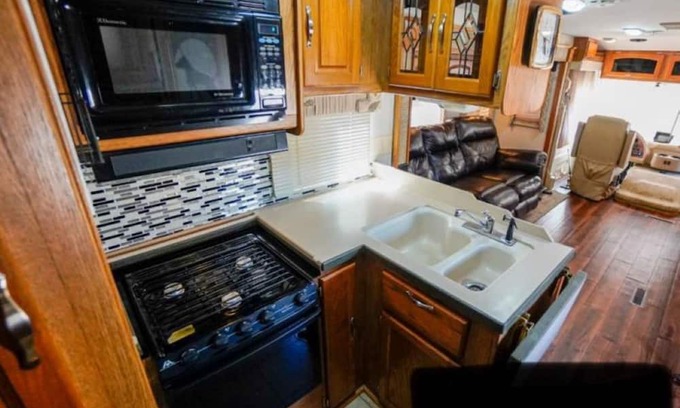 Herod Alquiler De RV | Peaceful pet friendly getaway near Shawnee National Forest / Garden of the Gods.