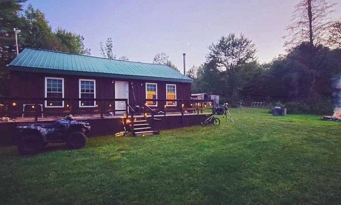 Dolgeville Cabina | COZY cabin in Adirondacks, view of the Millyway . Feel the stress melt away