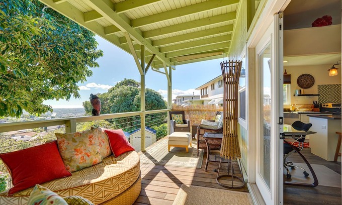 Aiea Apartamento | Inviting Aiea Bungalow w/ Balcony, Grill & Views!
