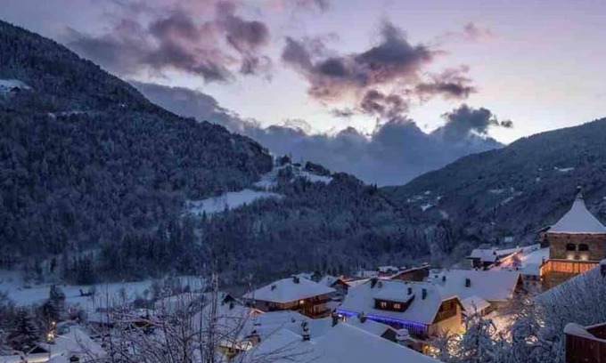 Queige Apartamento | Apartment 'Gite Place Du Lavoir' with Mountain View and Wi-Fi