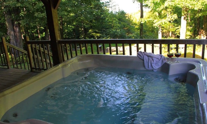 Havelock Chalet De Esquí | Magnifique Chalet en Pleine Nature, Sans Voisin à Moins de 1h de Montréal
