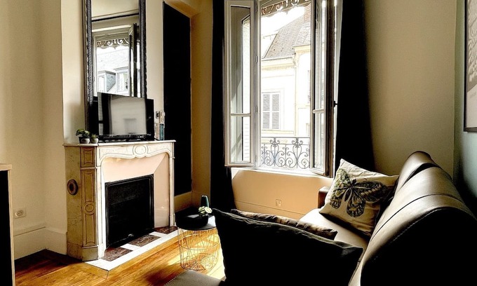 Dreux Apartamento | Dreux #3 - Comfortable studio on main and pedestrian street