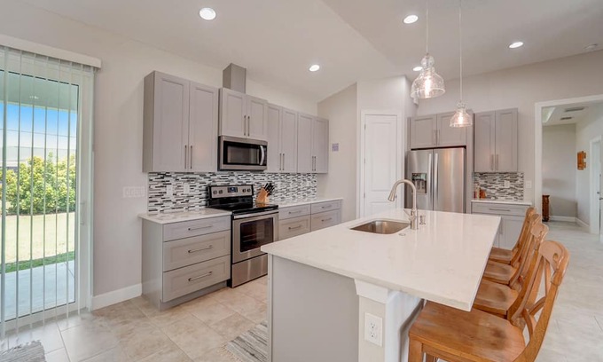 Englewood East Casa | Sunny Haven retreat