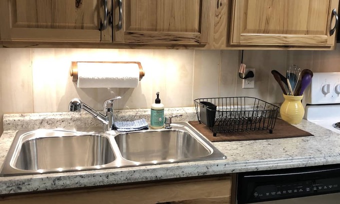 McGaheysville Cabina | Authentic, Spacious 1820 log cabin, close to Massanutten, JMU