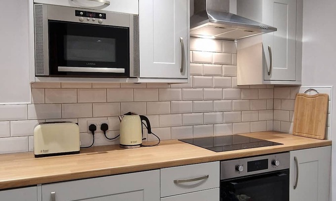 Rhiwbryfdir Cabaña | Comfortable Mountain-View Cottage