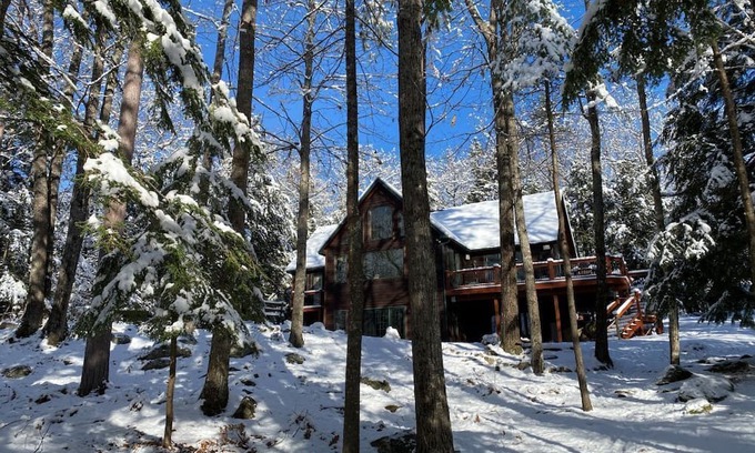Norway Casa | WINTER BREAK ESCAPE! 35 minutes to Sunday River, an hour from Portland.