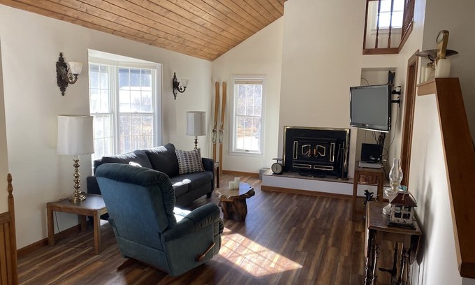 Georgetown Chalet De Esquí | Updated Victorian well situated to all Clear Creek/Summit County have to offer!