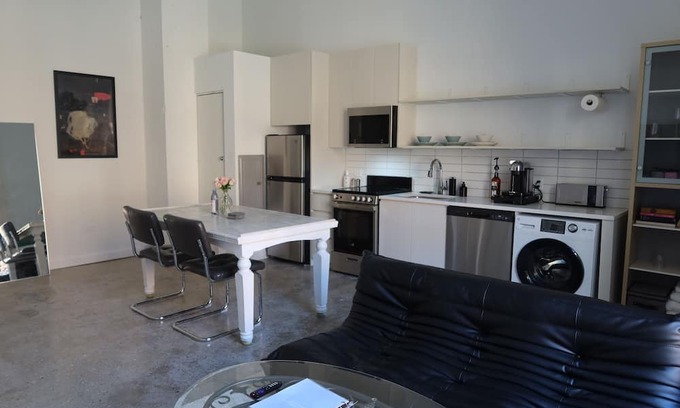 Uptown Apartamento | Maisons de Promettre Modern Elegance Suite in the Heart of Uptown Chicago